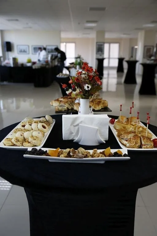 kokteyl-izmir-catering-organizasyon-acilis-kurumsal-siyah-strec-giydirme-bistro-giydirme-acilis-lansman-temel-atma-kokteyl-kutlama-organizasyonlari-ceromany-trio-konsept-izmir-organizasyon-firmasi-izmir-catering-firması-acık-bufe-kokteyl-atistirmalik-bbq-coffe-break-servis-hizmet-sunum-hijyen-dekorkokteyl-izmir-catering-organizasyon-acılıs-kurumsal-cadir-isitma-hizmeti