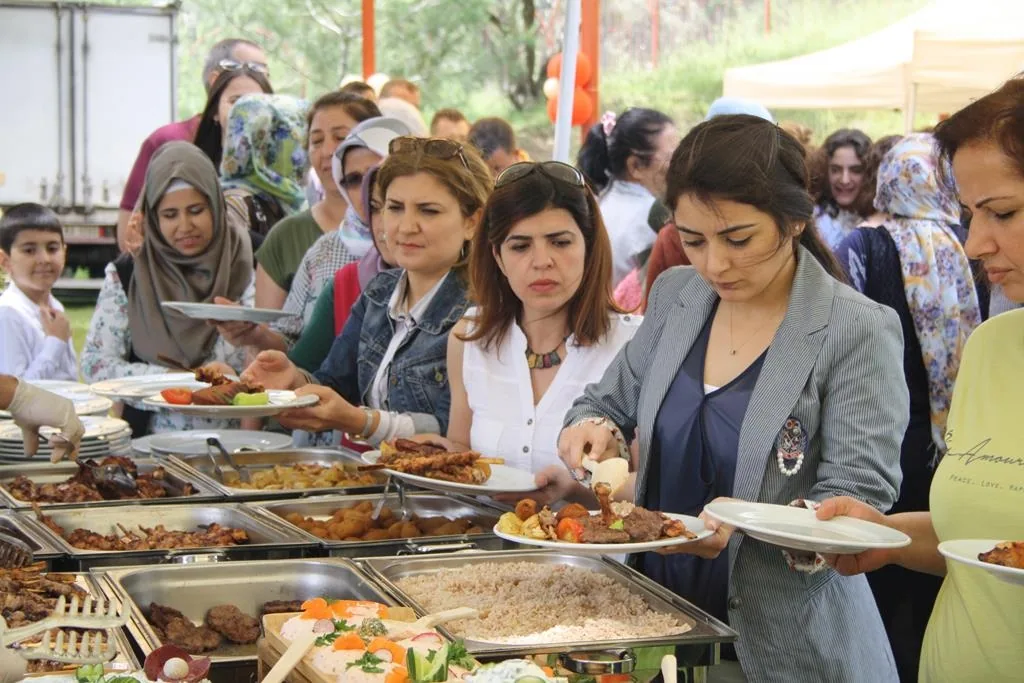 acik-bufe-garden-parti-bbq-piknik-organizasyonu-nisan-davet-organizasyonu-izmir-bodrum-cesme-alacatı-urla-manisa-aydin-kusadasi-kurumsal-catering-hizmeti