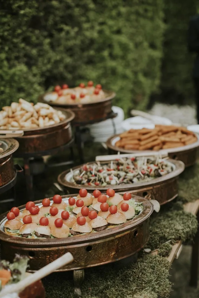 acik-bufe-nisan-organizasyonu-servis-hizmet-sunum-bbg-meyve-tatli-bufesi-izgara-menu-mezeler-ara-sicaklar-izmir-catering-firmasi-izmir-organizasyon-firmasi-dekor-susleme-catering-izmir-dugun-nisan-isteme-lansman-acilis-kutlama-organizasyonu-piknik-organizasyonu-garden-parti-bodrum-piknik-organizasyon-firmalari-kusadasi-catering-firmalari