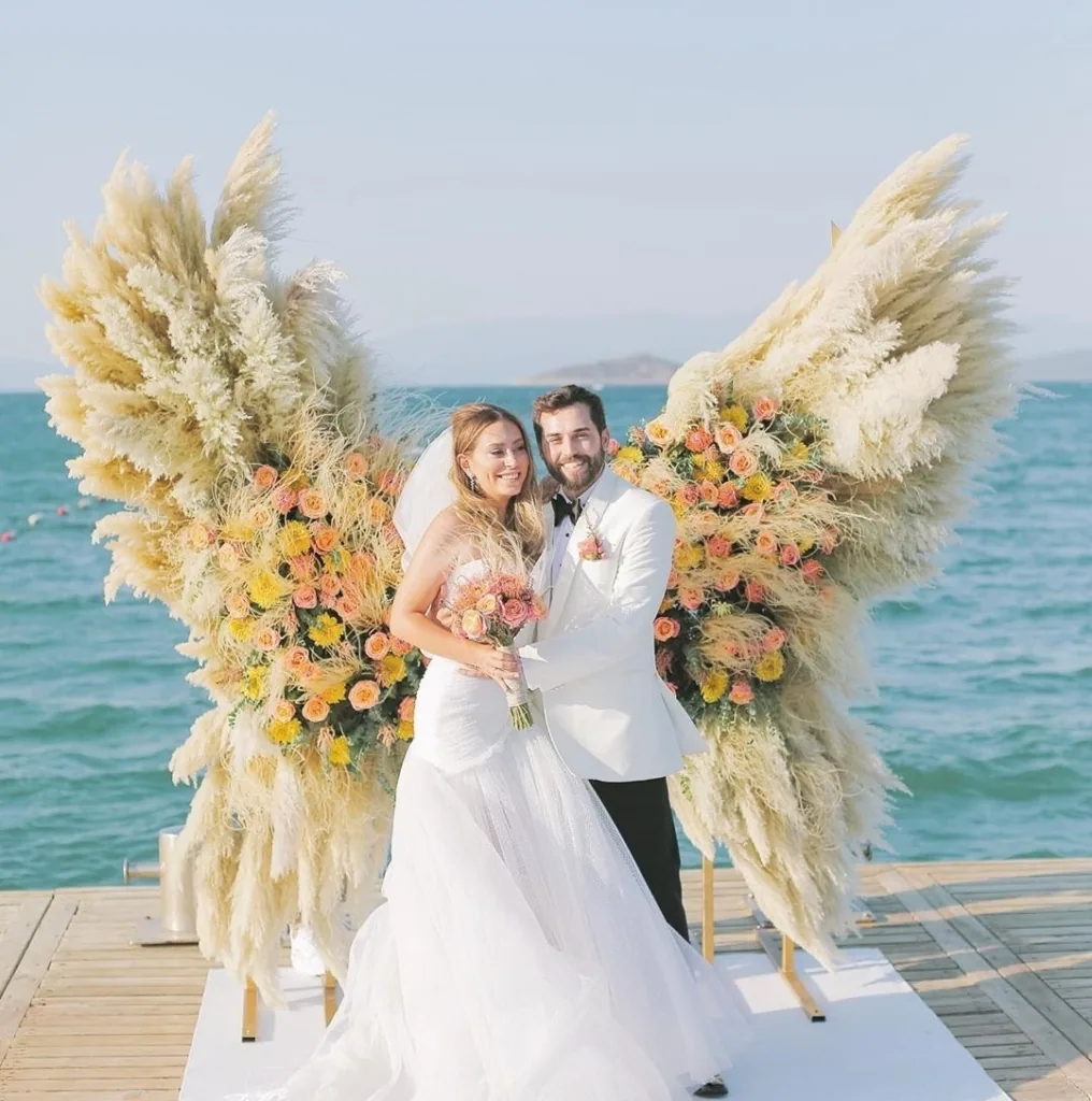 dekor-susleme-canli-cicek-dekorlu-tag-melek-kanadi-tag-tullu-tag-neon-yazilar-izmir-organizasyon-firmasi-izmir-catering-firmasi-bodrum-organizasyon-bodrum-dugu-organizasyon-firmasi-kusadasi-organizasyon-firmasi-dikili-organizasyon-firmasi-cesme-organizasyon-firmasi-alacati-organizasyon-firmasi-wedding-nikah-nisan-organizasyonu-rustik-konsept-wedding-susleme-bahcede-nisan-dugun-isteme-nikah-organizasyonu